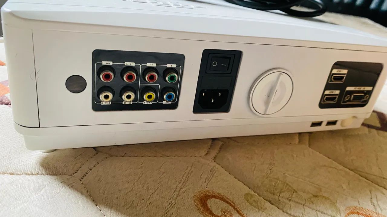 Projetor TOMATE em ótimo estado - Foto 2