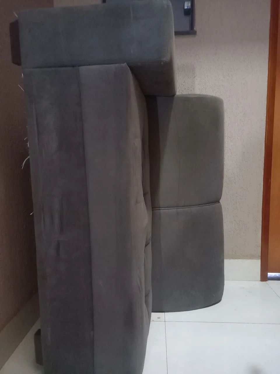 Sofá usado pra desocupar espaço 