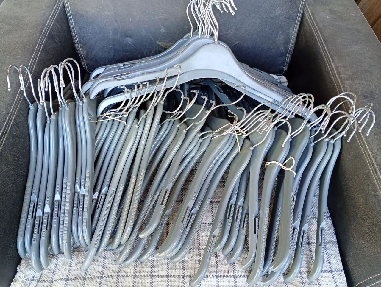 CABIDES PARA ROUPAS: 70 unidades 
