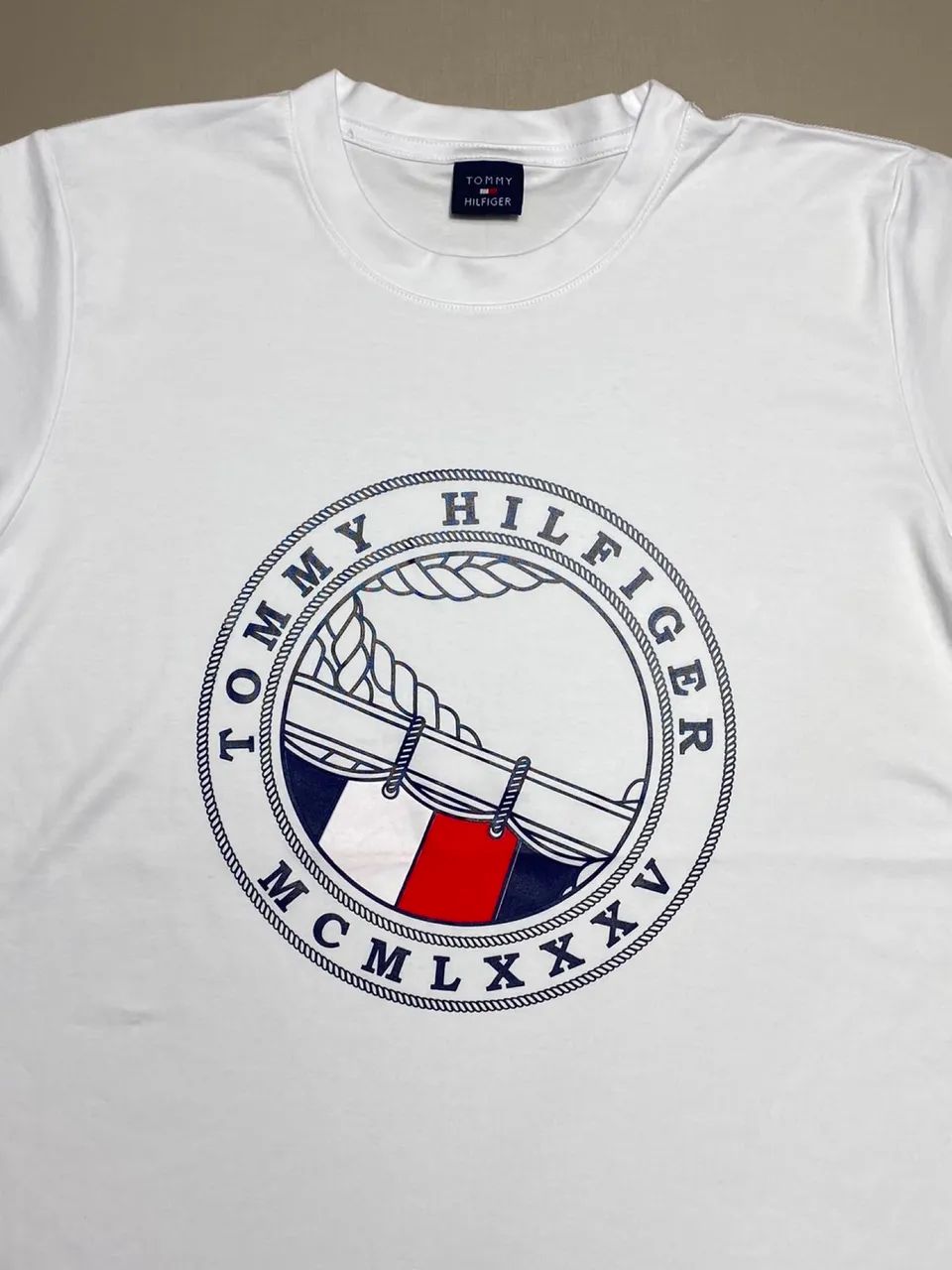 Camiseta Tommy Branca/Vermelho e Azul - Foto 2