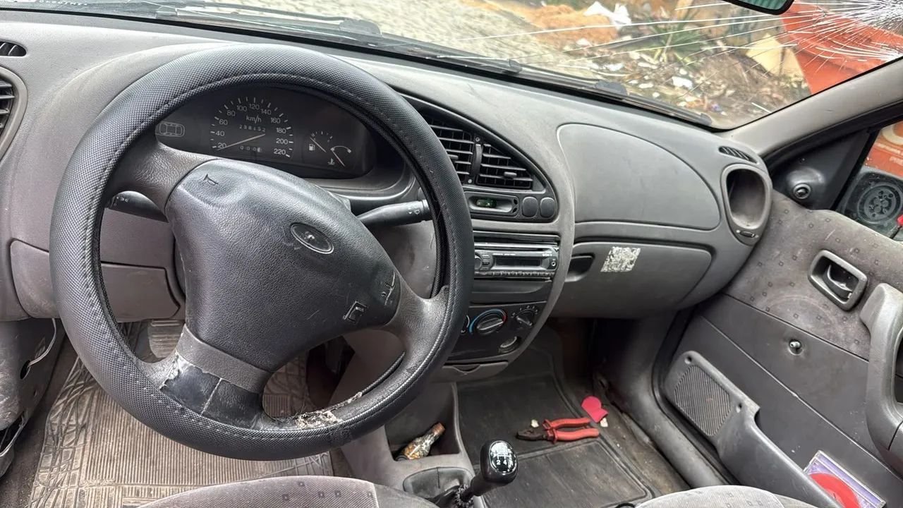 Ford Fiesta Street/ Action 1.0 8V 5P 2002