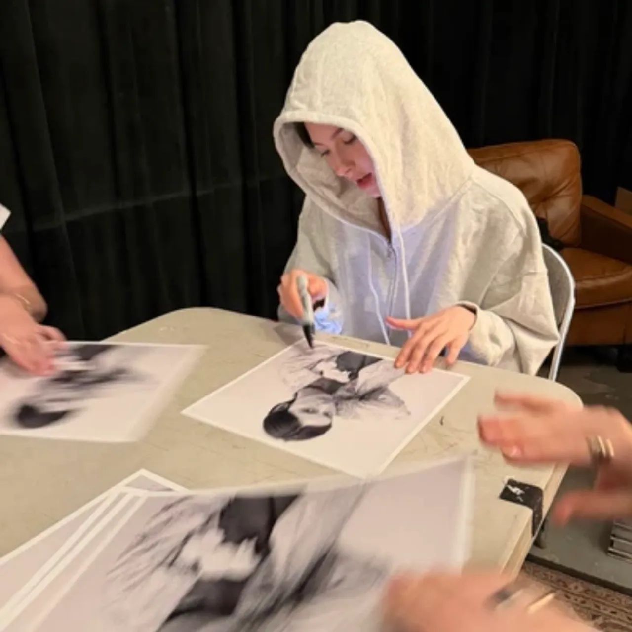 Vinil Gracie Abrams Daughter from Hell Autografado - Foto 2