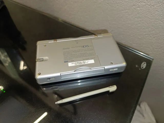 OPORTUNIDADE | Nintendo DS Lite Prata com Caixa Original Completo