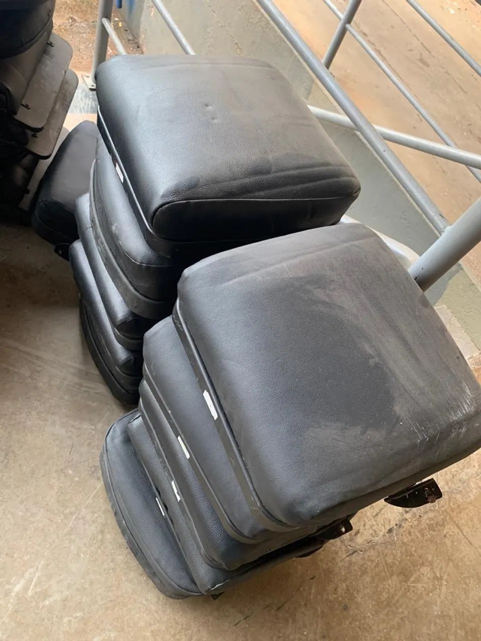 Poltronas para igreja, auditório ou cinema - Foto 5