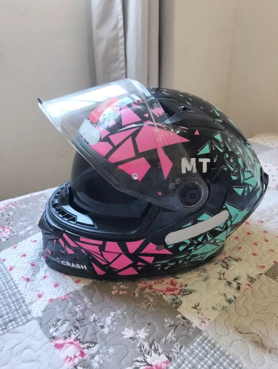 Capacete MT Modelo Crash 
