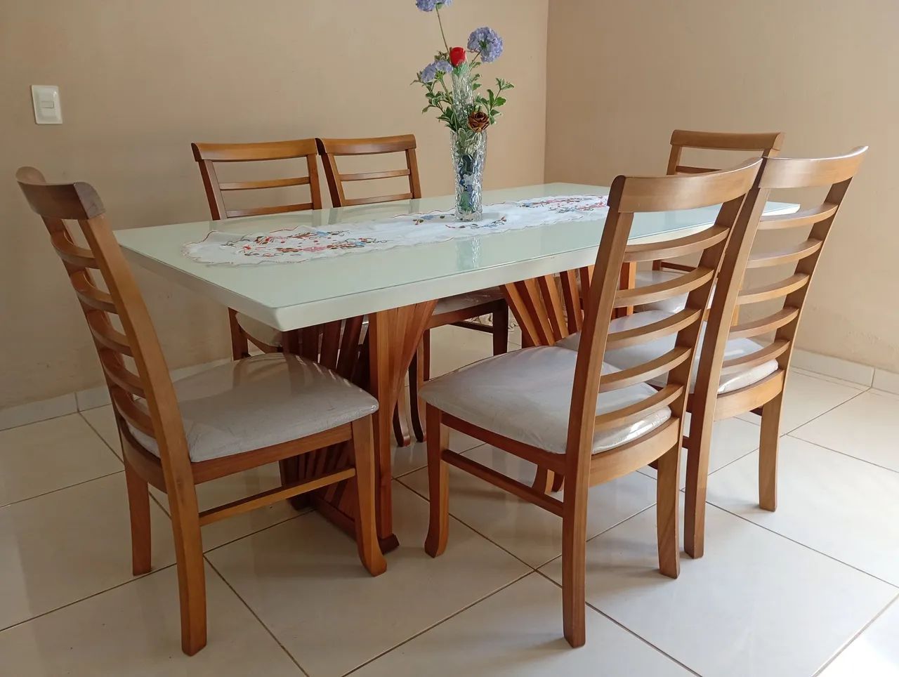 Mesa de jantar de 6 lugares completa em excelente estado  - Foto 3