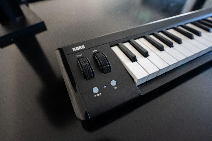 Teclado Controlador Korg MicroKey2 61 - Foto 5