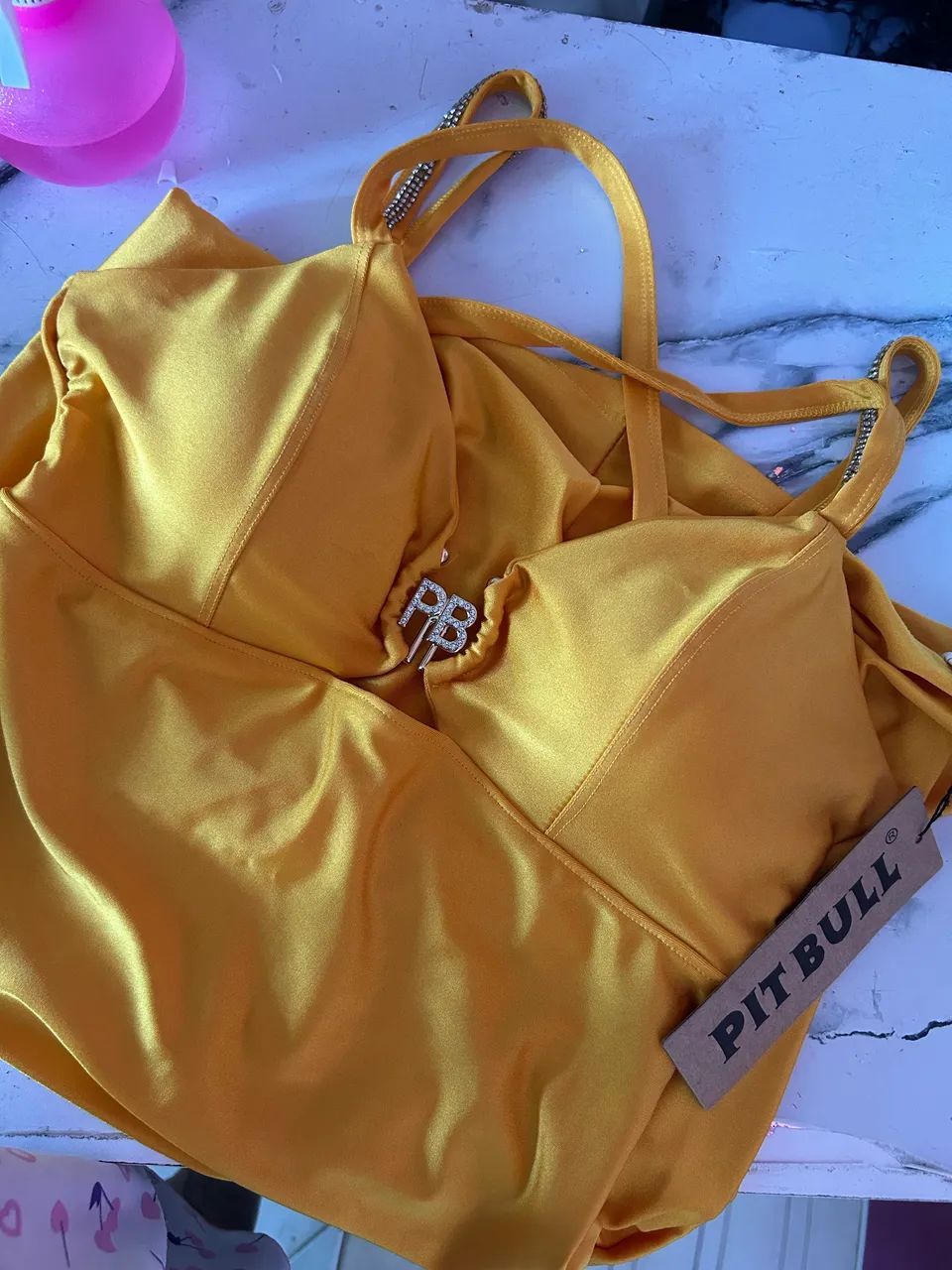 Vendo vestido da pitbull novo tamanho G  - Foto 2