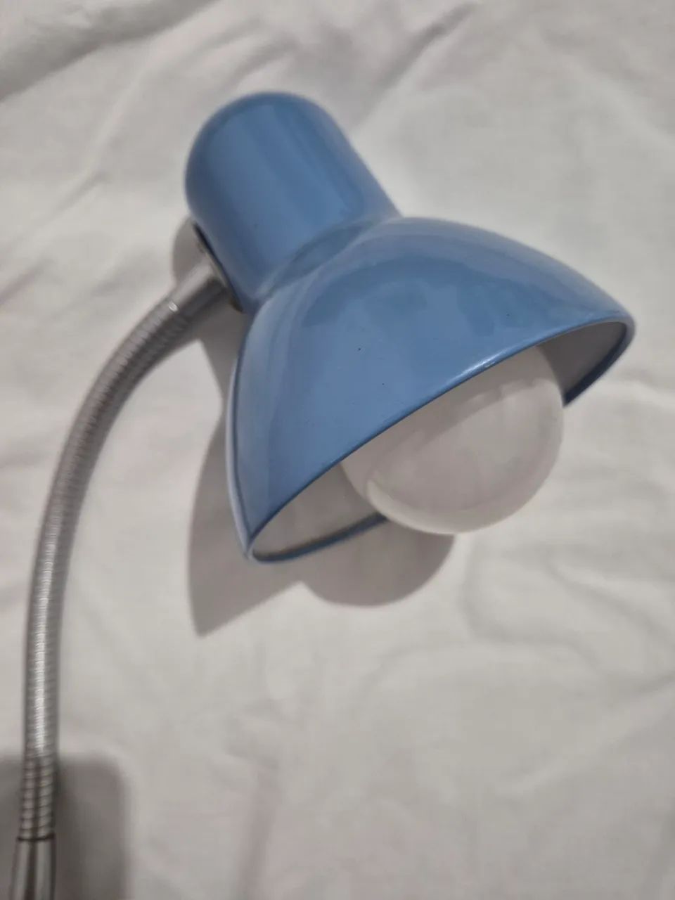 Luminária de grampo azul - Foto 5