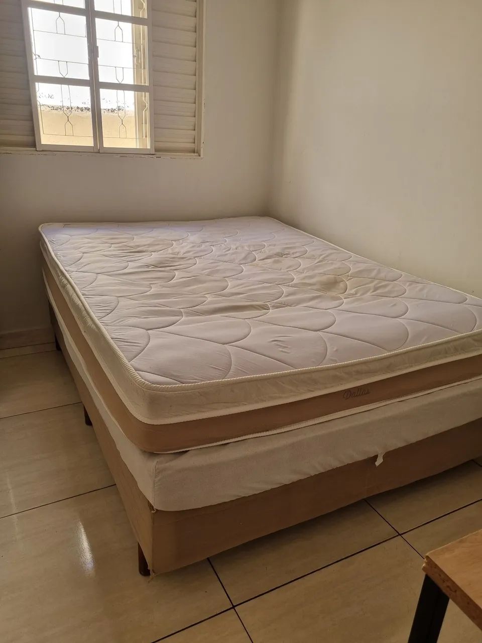 CAMA BOX CASAL, COM 2 COLCHÕES 