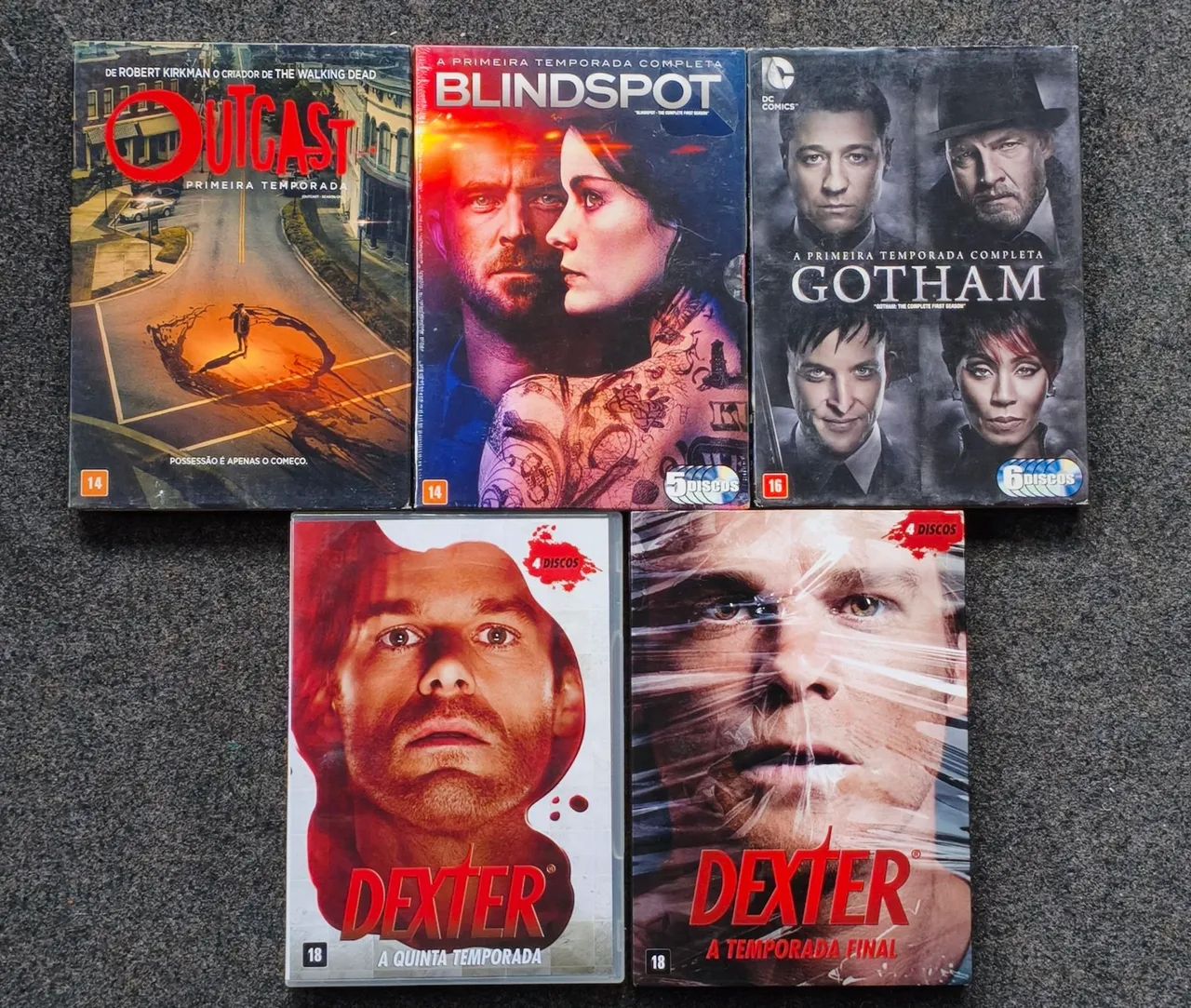 Lote séries de Crime e Suspense: Dexter, Gotham, Blindspot e Outcast"