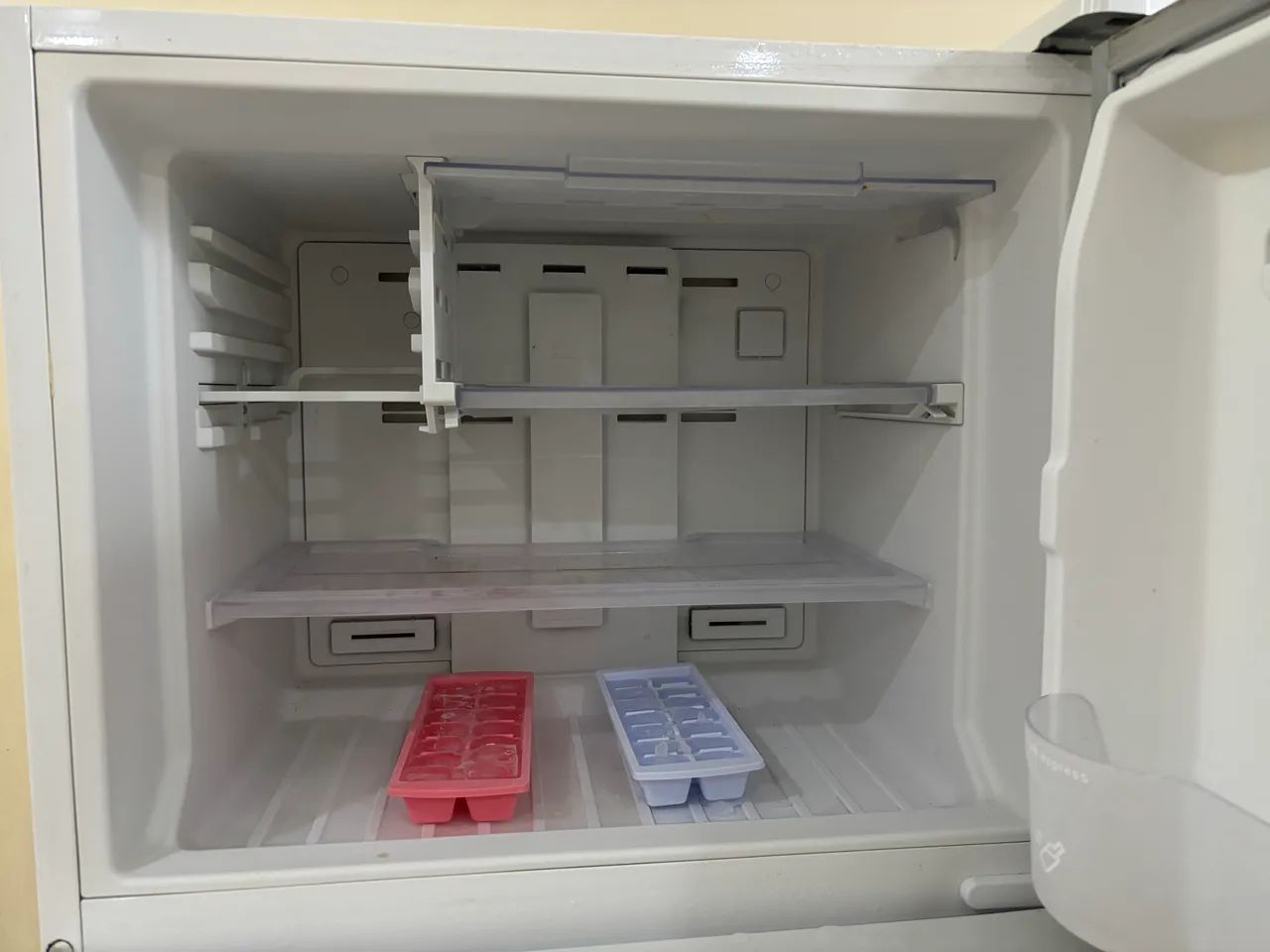Geladeira Eletrolux TF52 Usada | Funcionando Perfeitamente - Foto 4