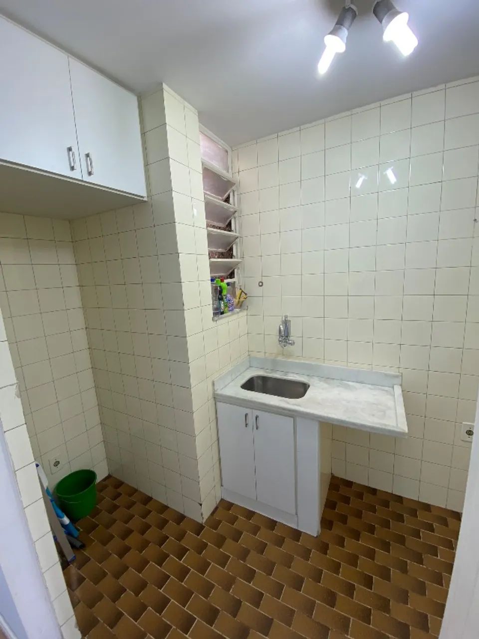 Aluga-se quarto e sala no centro direto com o proprietário - Foto 5