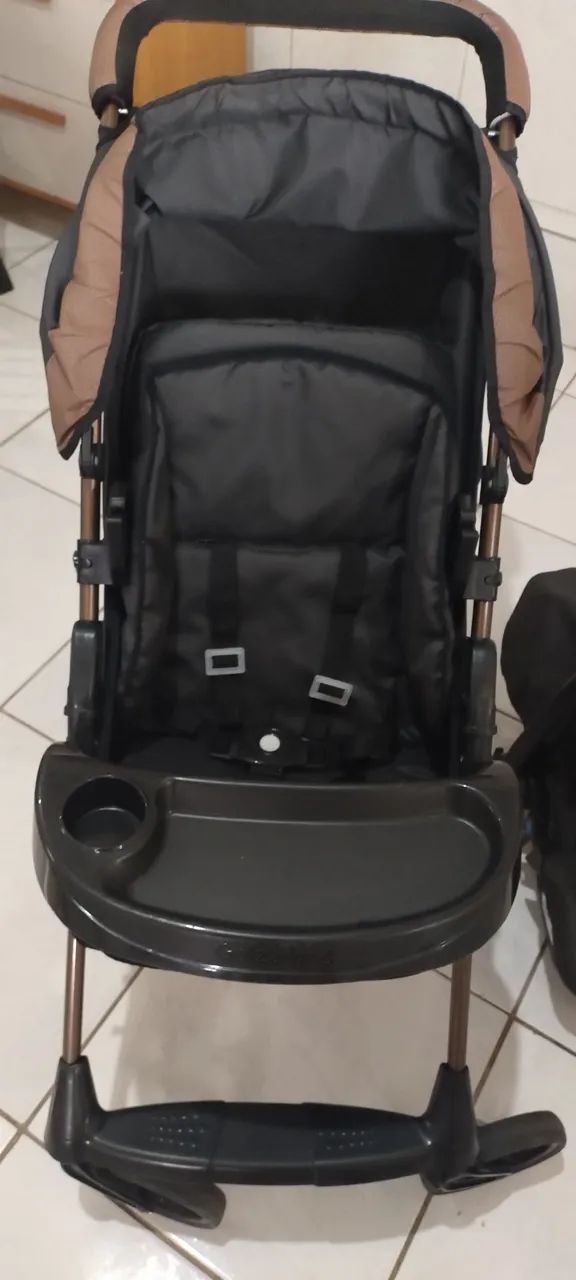 Carrinho de bebê com bebê conforto  - Foto 4