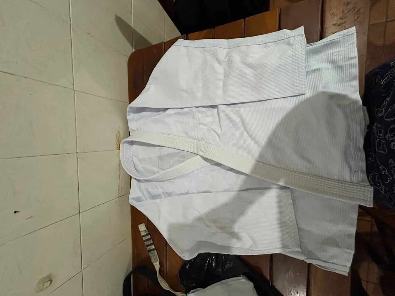 Vendo kimono branco tamanho A2  - Foto 3