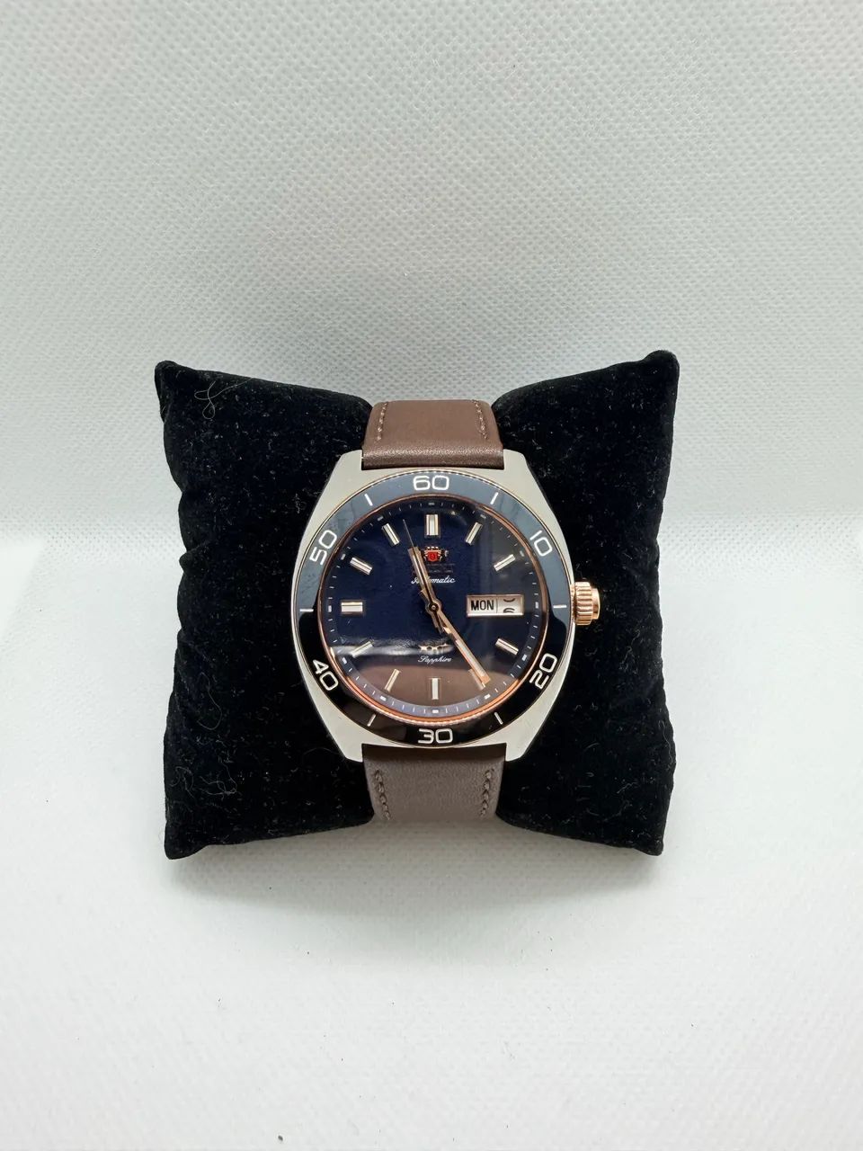 Orient 3 Estrelas Elegance com detalhes Rose