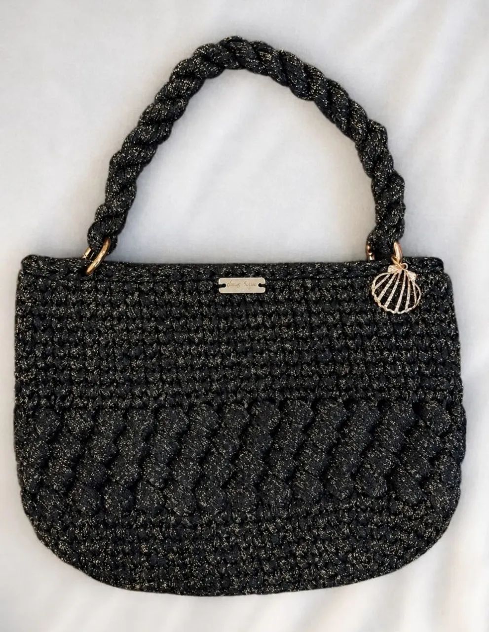 Bolsa artesanal de crochê de luxo exclusiva preta dourada  - Foto 3