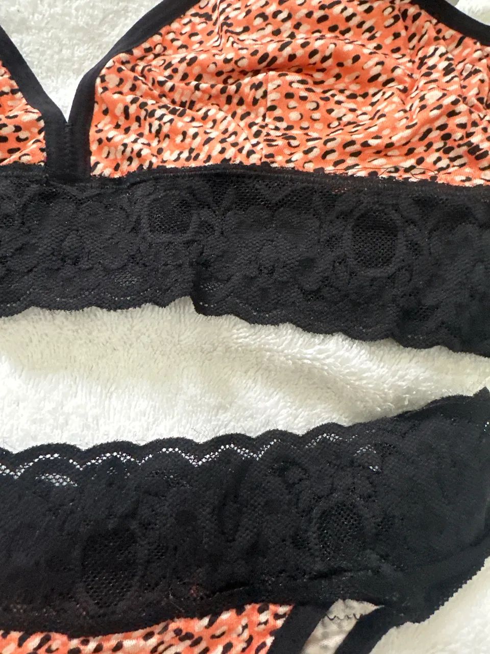 Conjunto Anicet aram 46 com renda salmão e preto  - Foto 4
