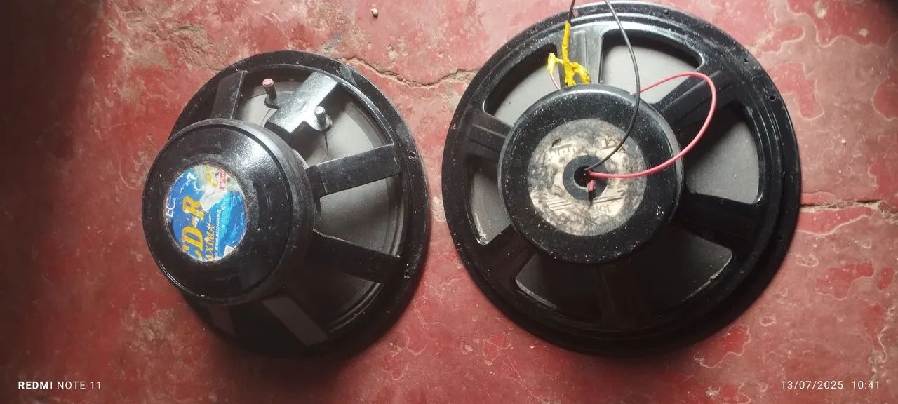 2 Alto falante de 15 polegadas,um de 300v e outro PU 400v - Foto 3