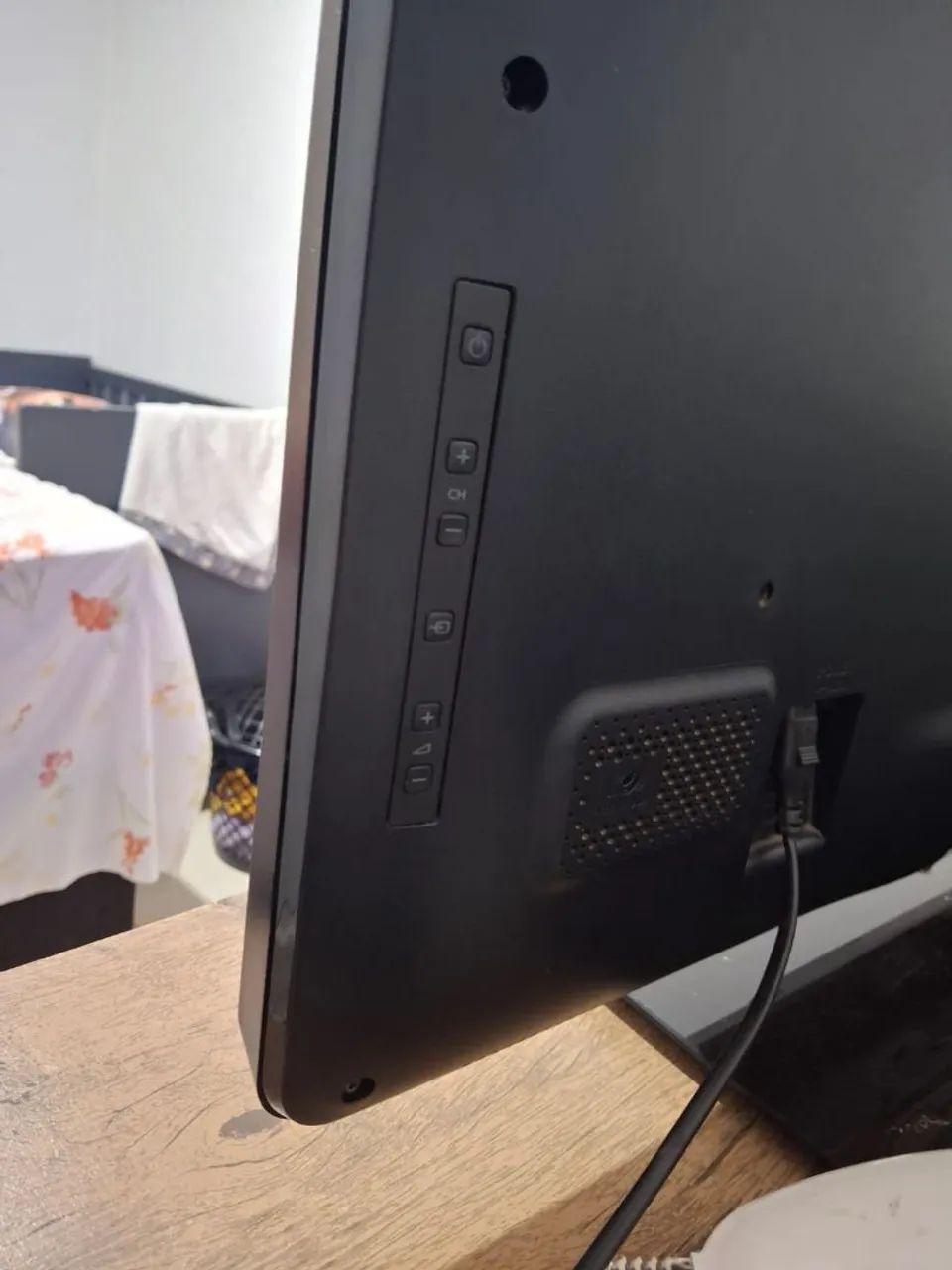 Vendo tv 32 polegadas não é smart  - Foto 3