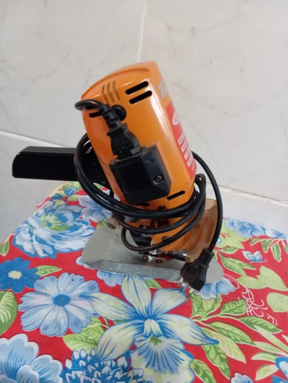 Vendo máquina de corta tecido 