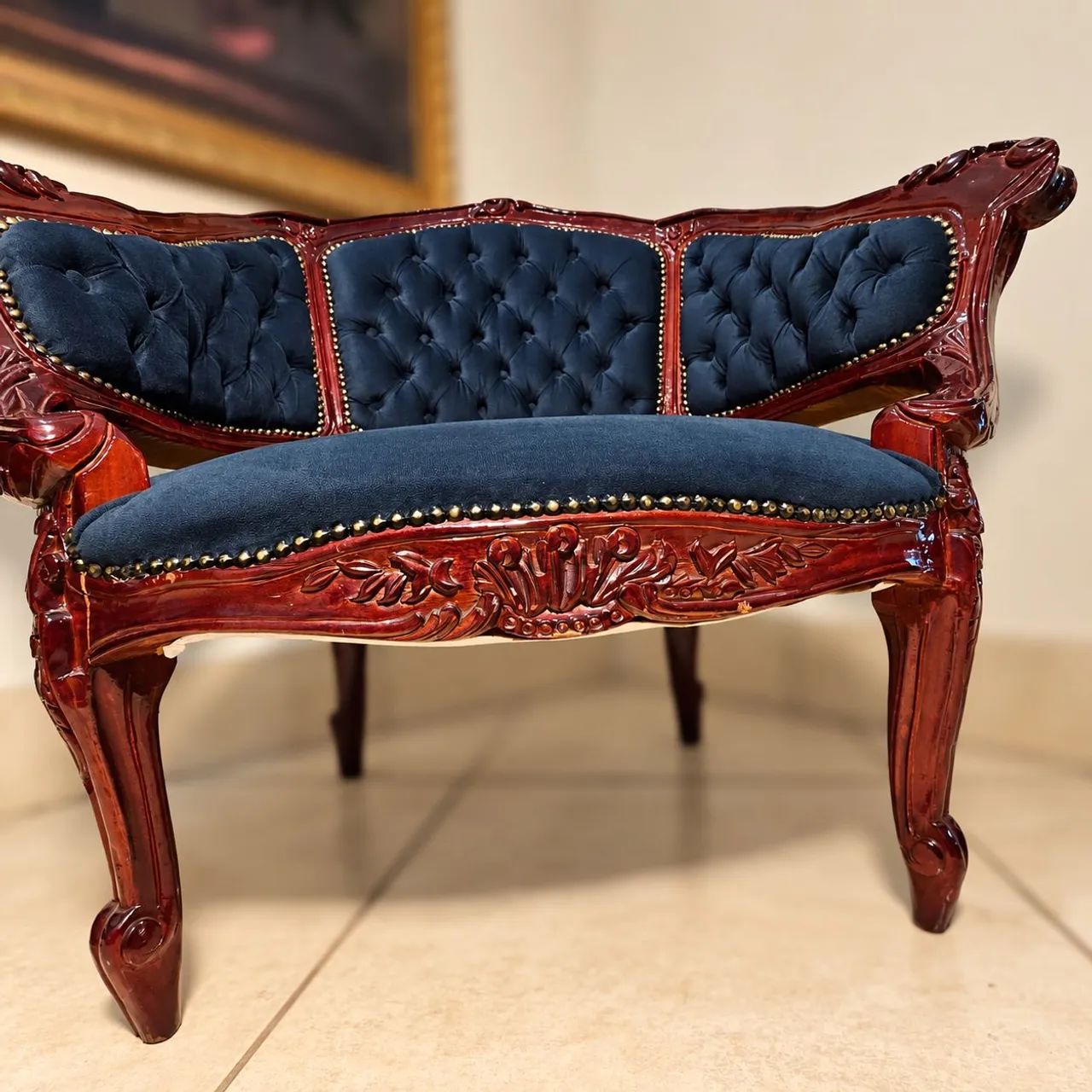 Conjunto Estilo Vitoriano em Mogno ? Sofá + 2 Poltronas Luis XV - Foto 4