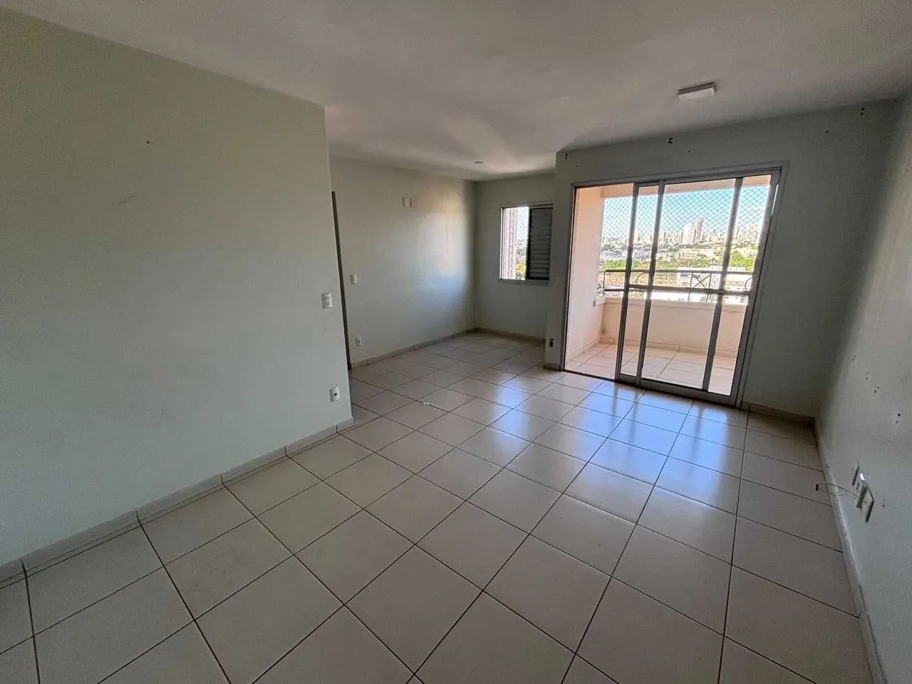 Apartamento seminovo com 2 dormitórios no Setor Sudoeste - Foto 2
