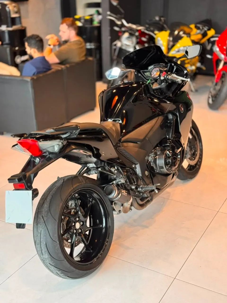 HONDA VFR 1200F - Foto 5
