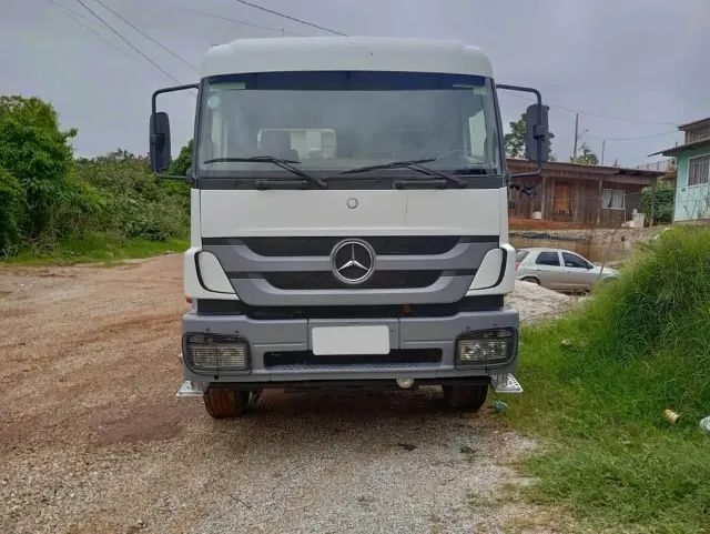 Mercedez-Benz 2831 Caçamba 2012