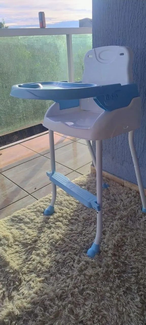 Cadeirinha de alimentação infantil