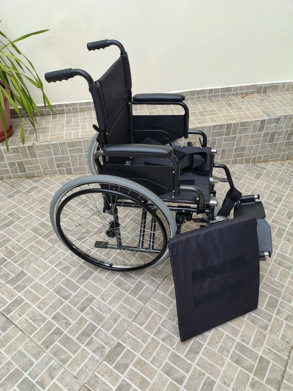Cadeira de rodas em perfeito estado  - Foto 4