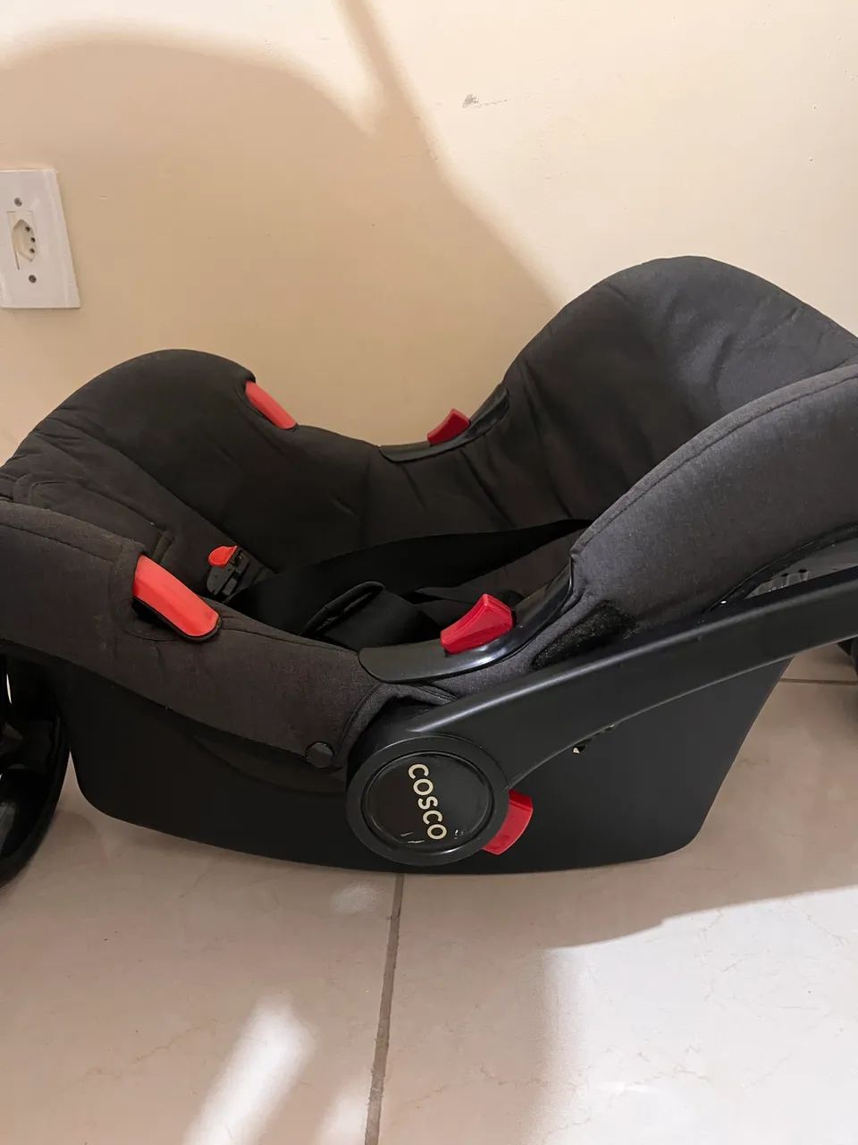 Carrinho mais bebê conforto cosco - Foto 2