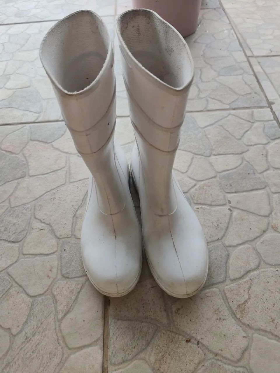 Bota de plástico branca