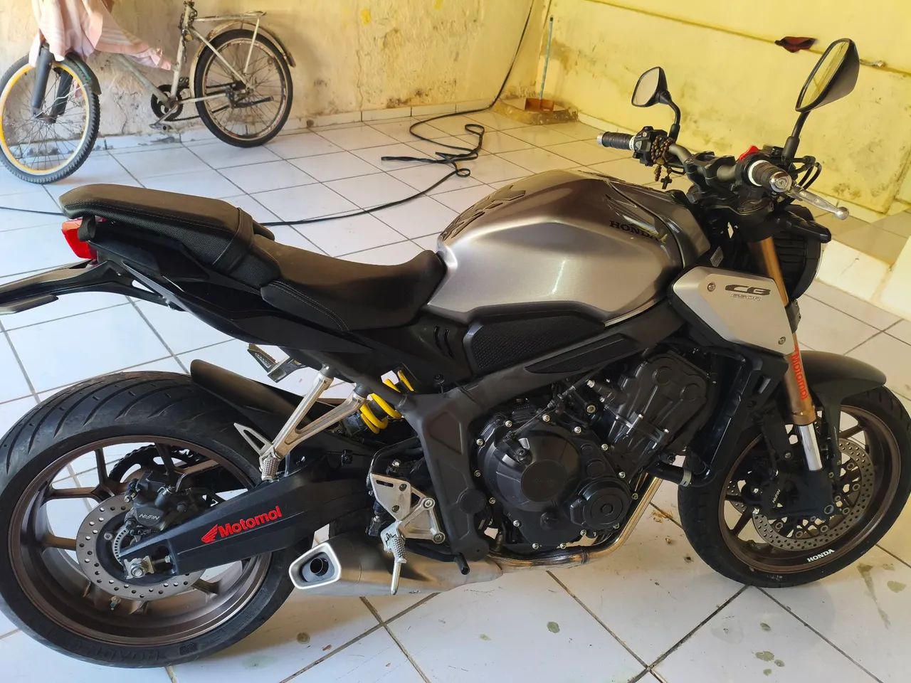 Vendo CB 650 R agora com 5.776 km rodados! - Foto 10