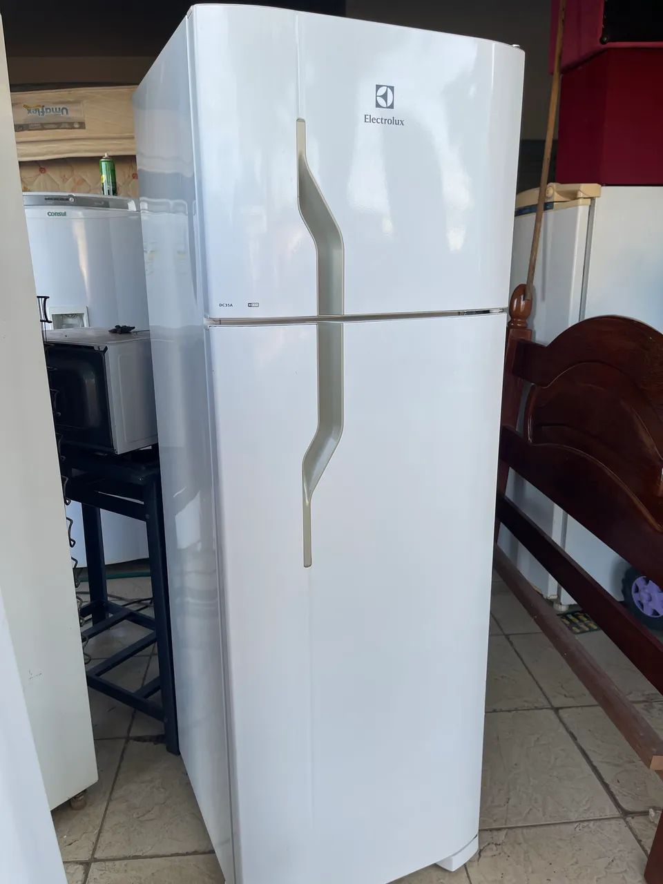 Vendo geladeira  Degelo seco  Funcionando perfeitamente 