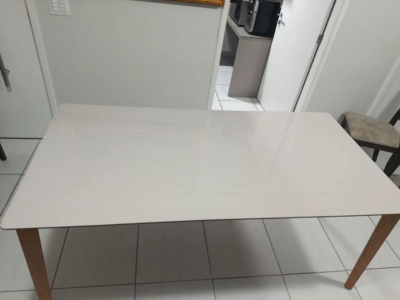 Mesa 180x90, tampo laca e base madeira maciça.. - Foto 3