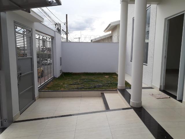 Ótima casa nova no bairro Califórnia em Patos de Minas/MG - Foto 19