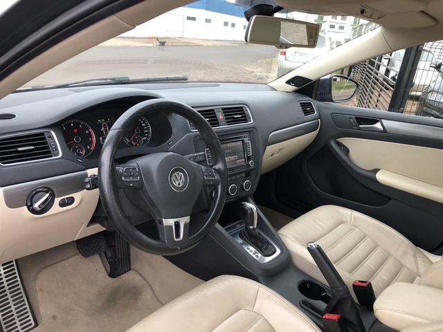 Abaixo da fipe veiculo de repasse jetta 2.0 TSI 2013 não pego troca não insista - Foto 4