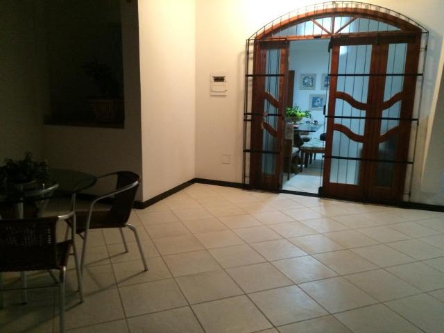 Linda casa triplex, 3 quartos, 3 vagas de garagens, Piscina e churrasqueira - Foto 10