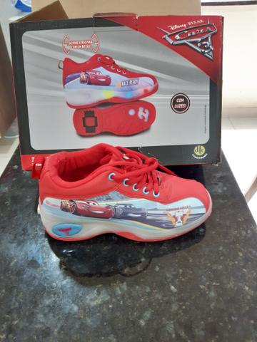 tenis carros com luz