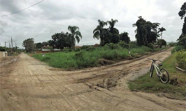 Terreno de esquina medindo 384 m² localizado na praia da Barra do Saí !! - Foto 9