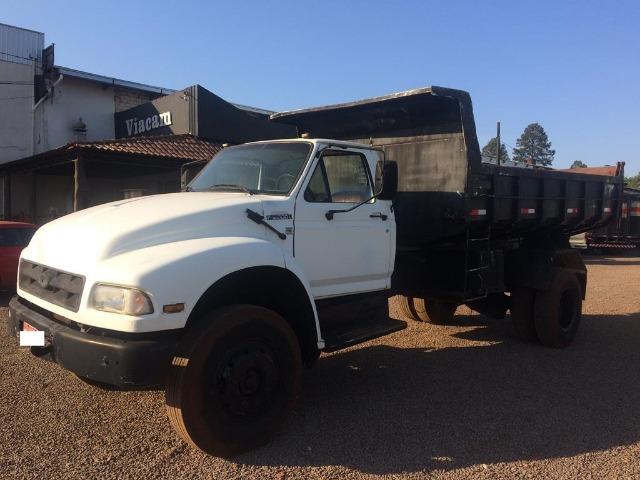 Ford F12000 basculante - Foto 4