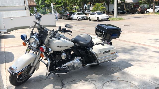 Moto Harley Davidson Police 2014