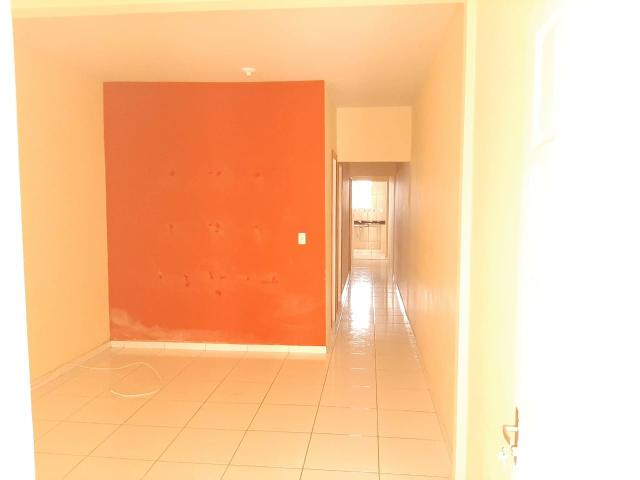 Alugo casa com garagem - Foto 6