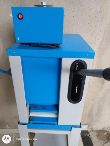Vendo máquina de chinelo - Foto 6