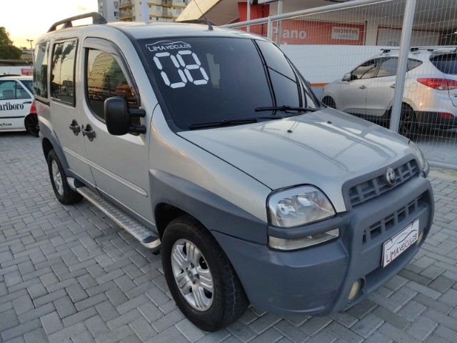 FIAT DOBLO ADVENTURE COMPLETA 8 LUGARES + GNV