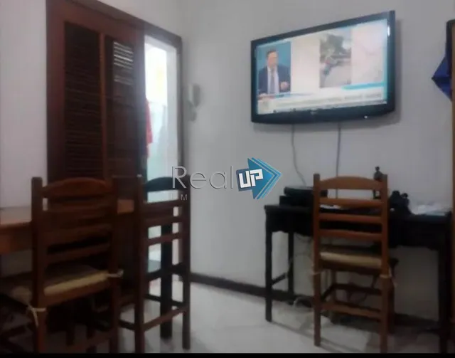 Sala/Quarto reformado no Catete