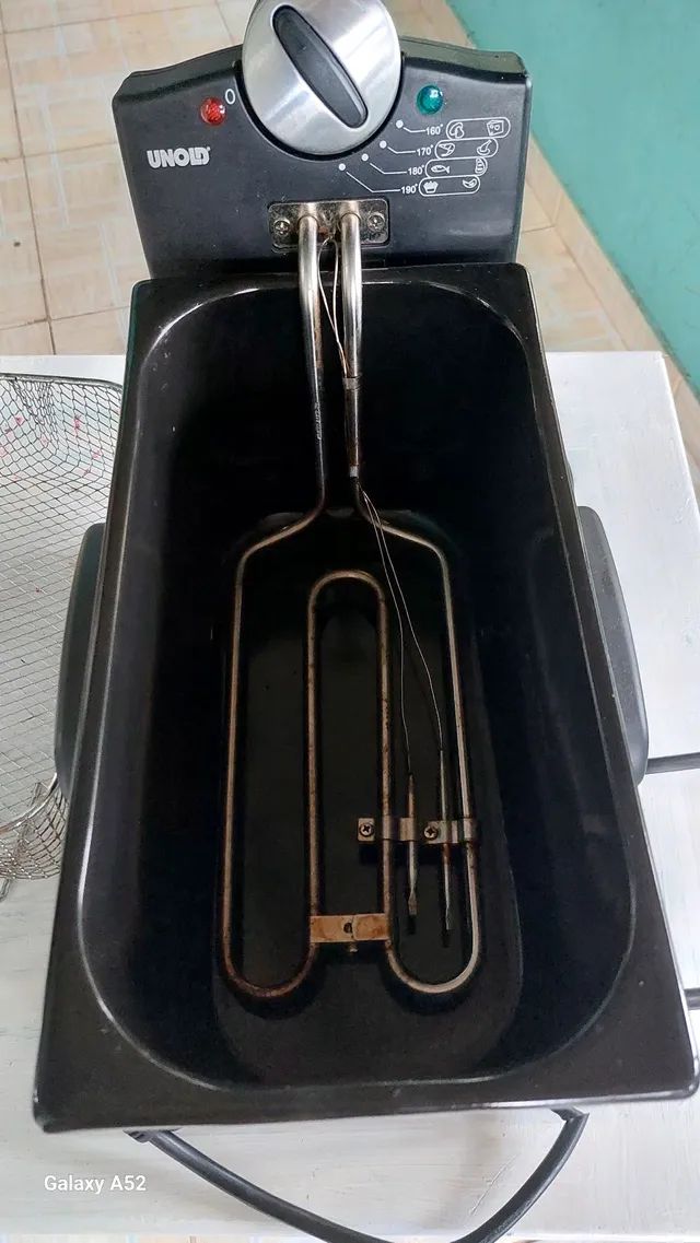 Fritadeira eletrica a óleo.