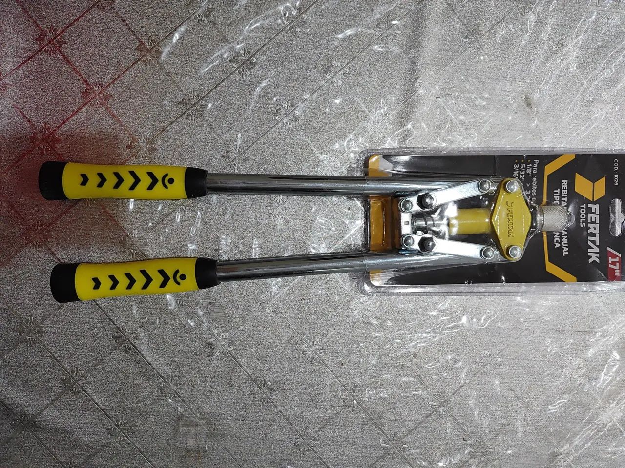 Alicate Rebitador Manual Fertak - Foto 3