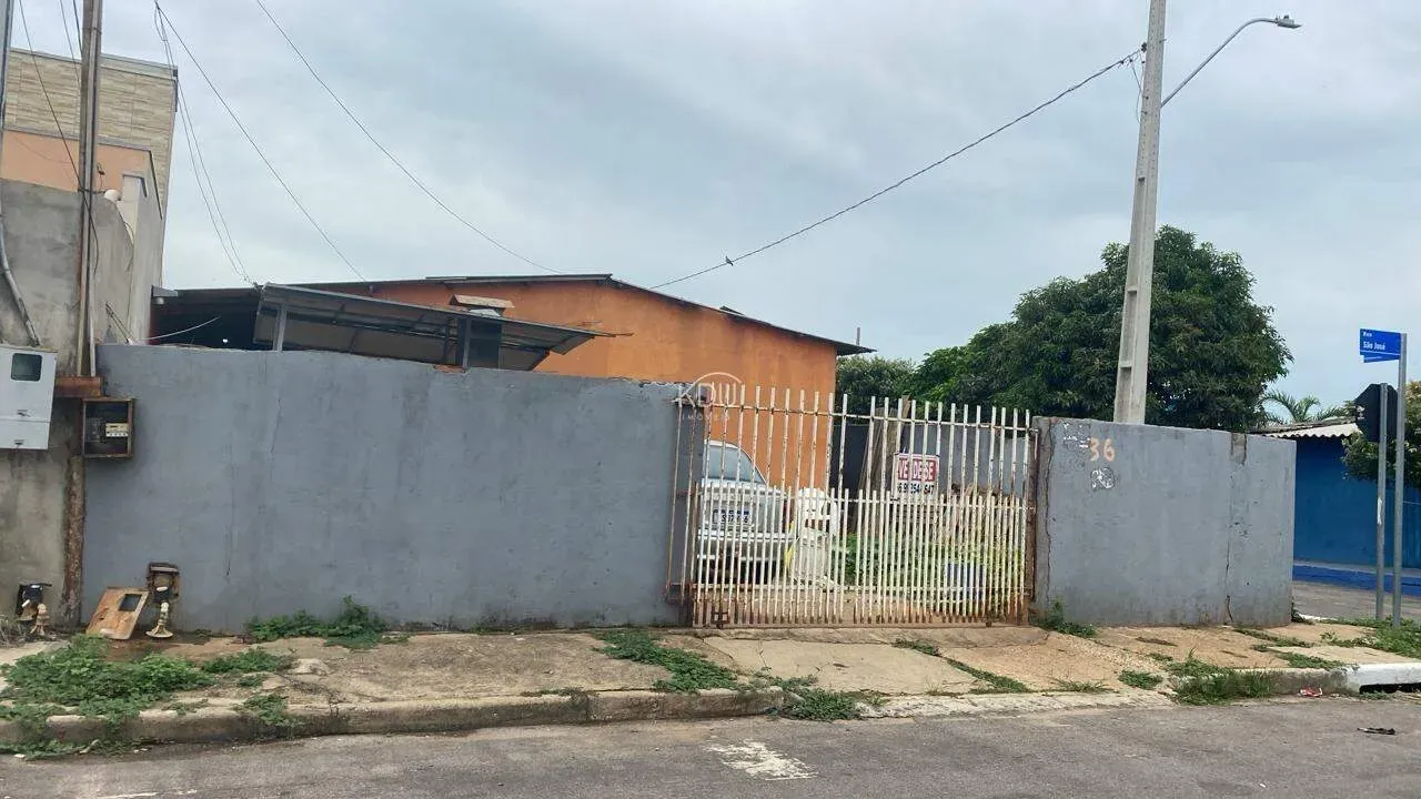 KDU IMOVEIS VENDE CASA DE ESQUINA LOCALIZADA BAIRRO SÃO CRISTOVÃO